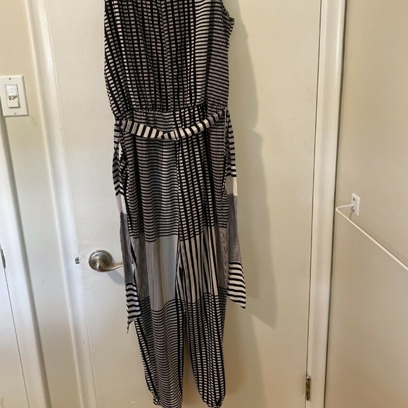 Zoé Black and White Jumpsuit - Picture 6 of 6